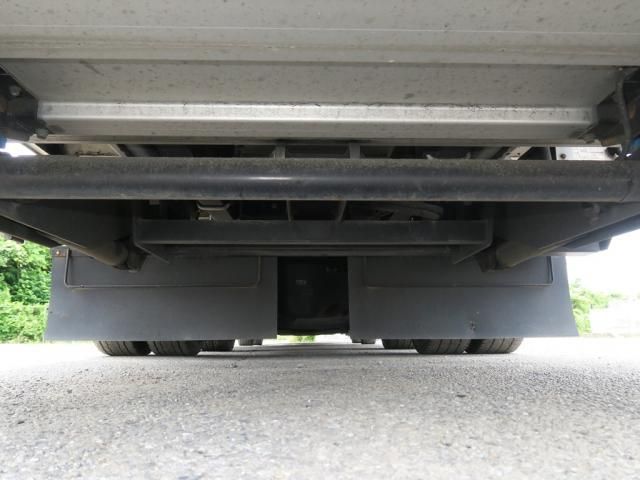 Nissan QUON 2020-09 7606937-21