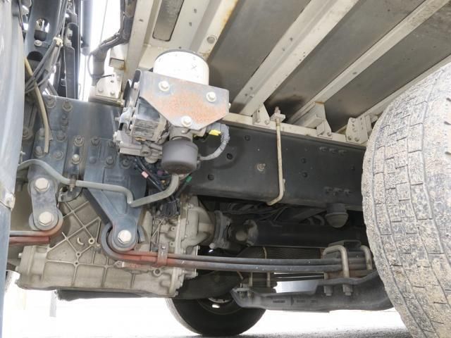 Nissan QUON 2020-09 7606937-22