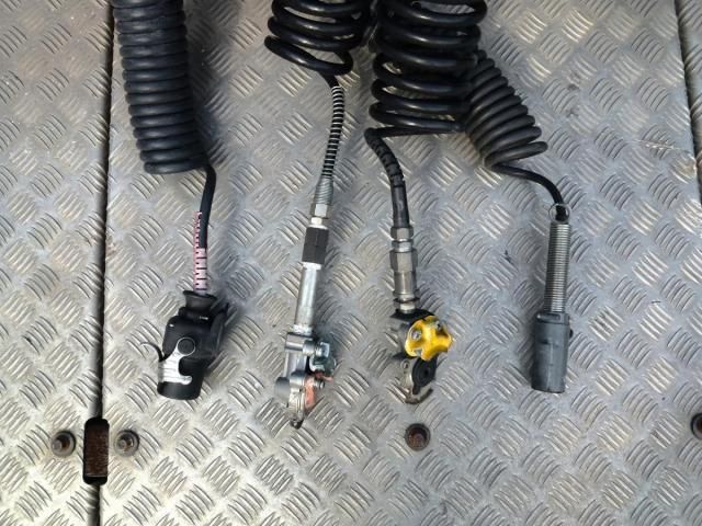 Nissan QUON 2020-12 7606943-10