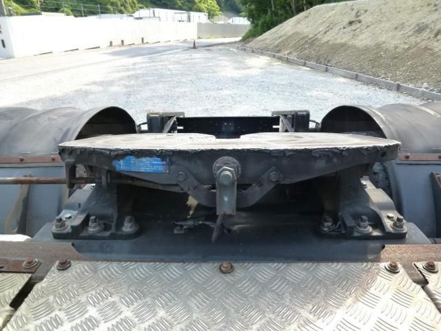 Nissan QUON 2020-12 7606943-16