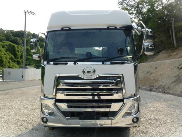 Nissan QUON 2020-12 7606943-1