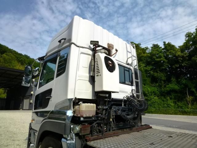 Nissan QUON 2020-12 7606943-8