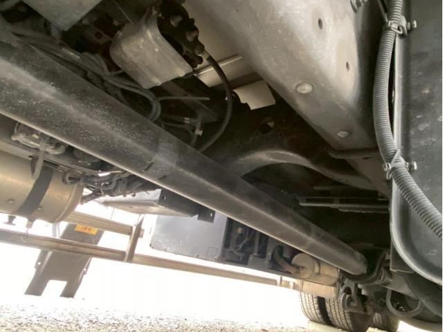 Nissan QUON 2014-12 7606945-10