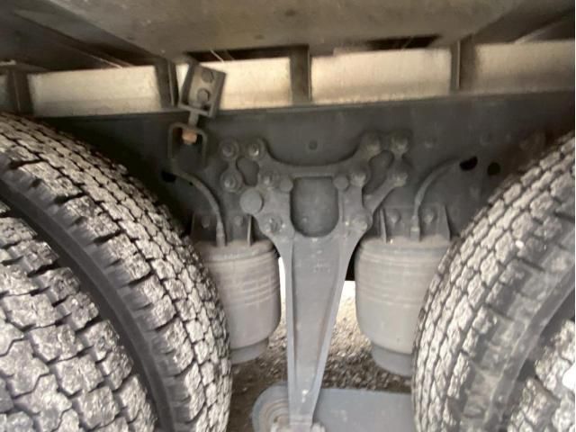 Nissan QUON 2014-12 7606945-12