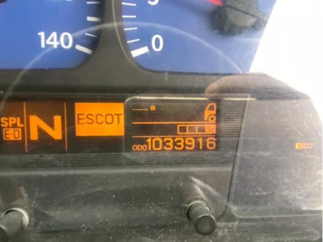 Nissan QUON 2014-12 7606945-19