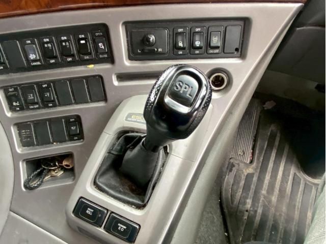 Nissan QUON 2014-12 7606945-20