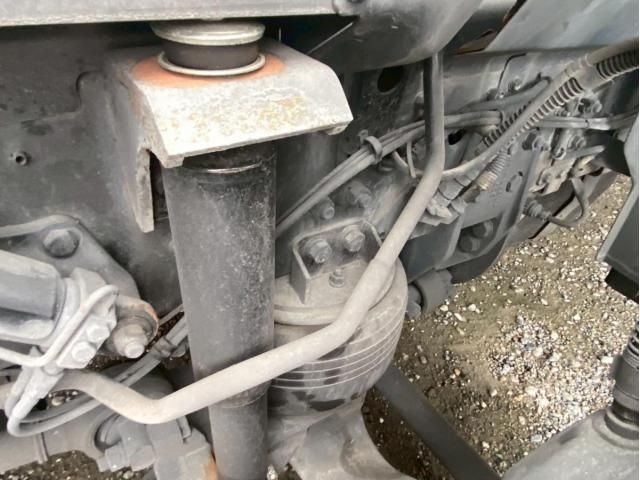 Nissan QUON 2014-12 7606945-26