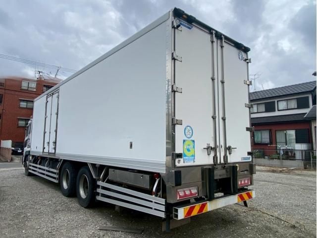 Nissan QUON 2014-12 7606945-3