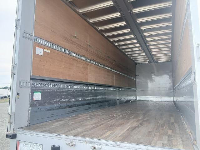 Nissan QUON 2022-06 7710394-14