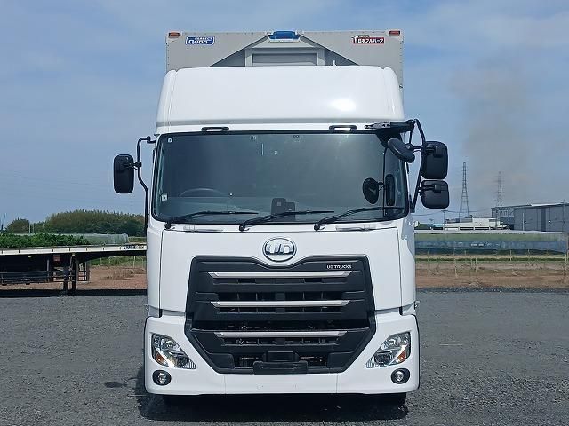 Nissan QUON 2022-06 7710394-1
