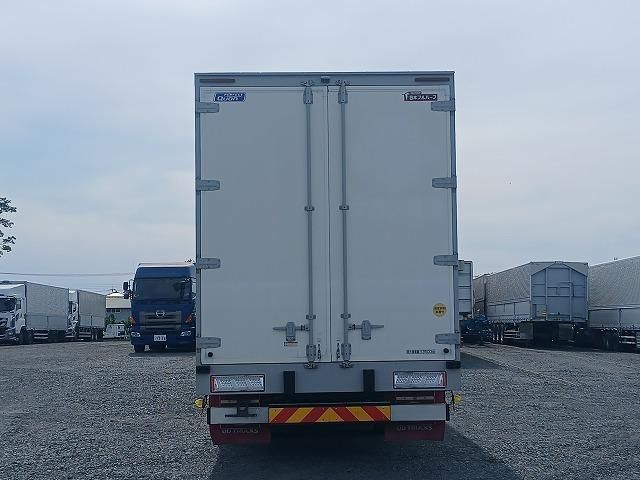 Nissan QUON 2022-06 7710394-5