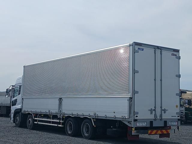 Nissan QUON 2022-06 7710394-6