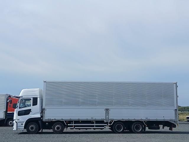 Nissan QUON 2022-06 7710394-7