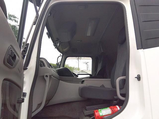 Nissan QUON 2016-04 7710405-15