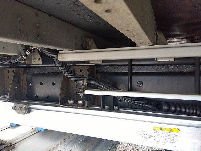 Nissan QUON 2016-04 7710405-17