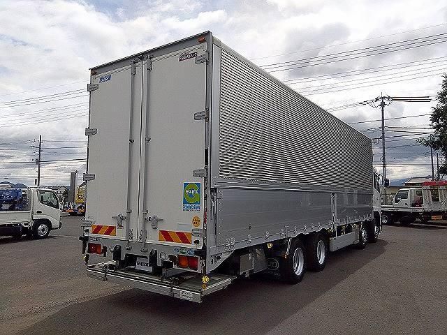 Nissan QUON 2016-04 7710405-2