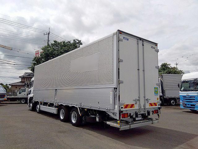 Nissan QUON 2016-04 7710405-3