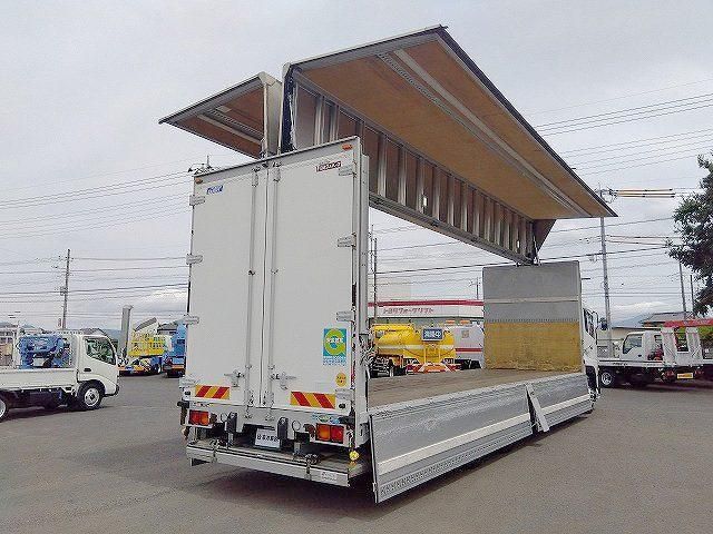 Nissan QUON 2016-04 7710405-5