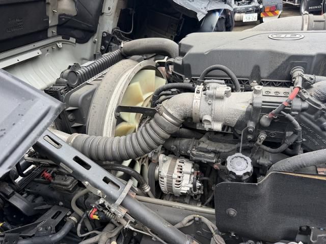Nissan QUON 2019-03 7710407-20