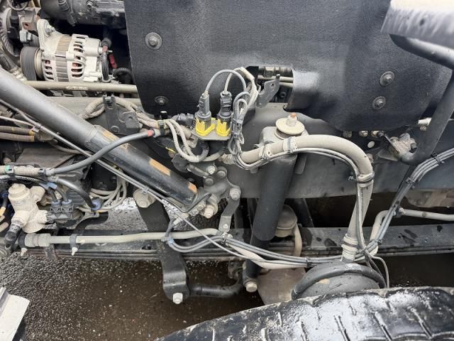 Nissan QUON 2019-03 7710407-22