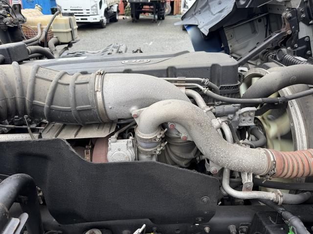 Nissan QUON 2019-03 7710407-25
