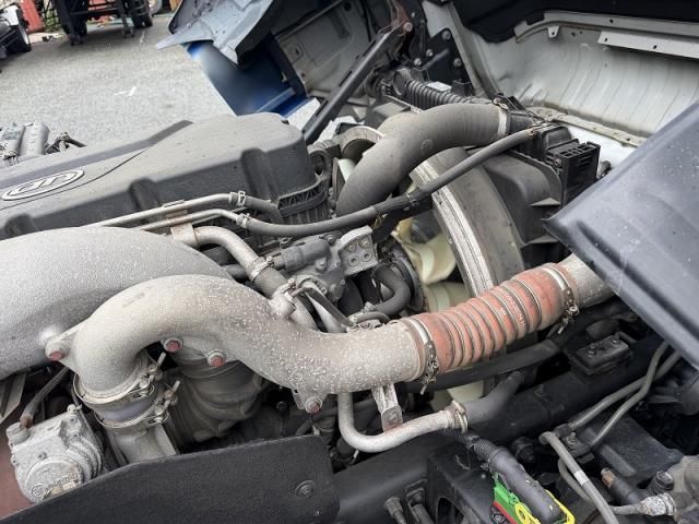 Nissan QUON 2019-03 7710407-26