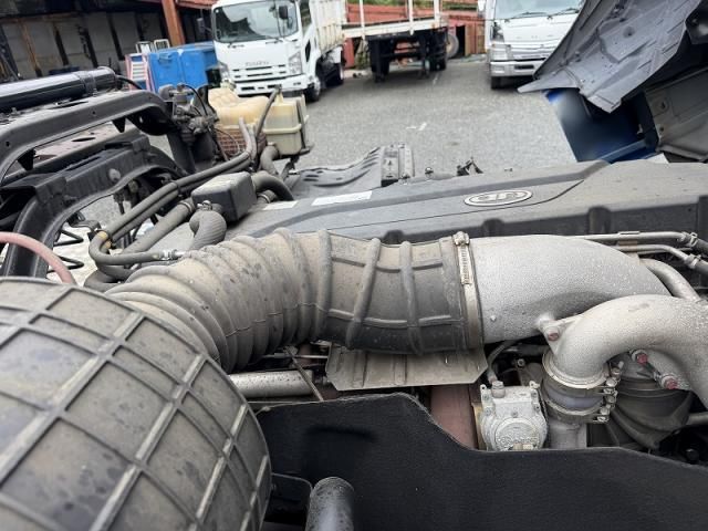 Nissan QUON 2019-03 7710407-27