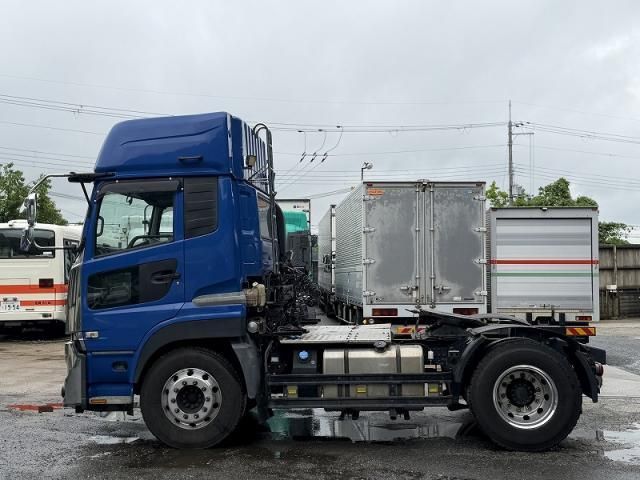 Nissan QUON 2019-03 7710407-2