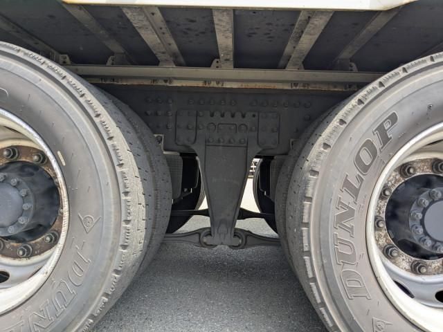 Nissan QUON 2022-12 7710384-19