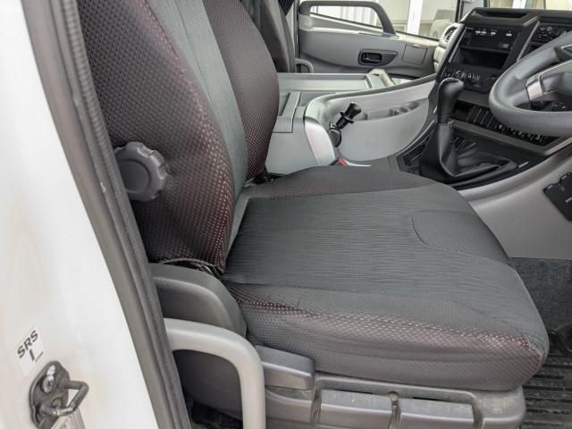 Nissan QUON 2022-12 7710384-22