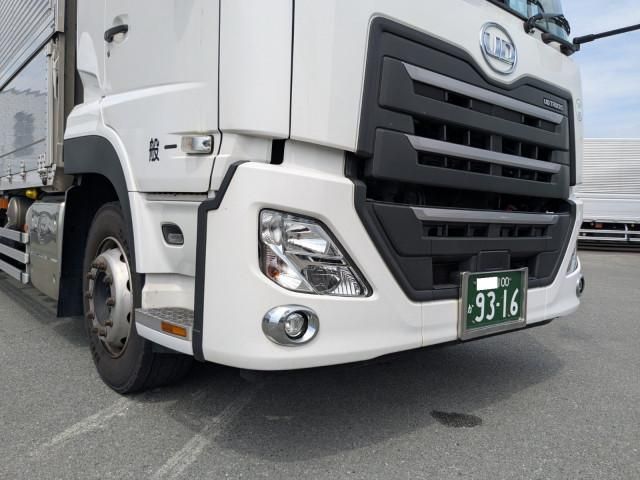 Nissan QUON 2022-12 7710384-25