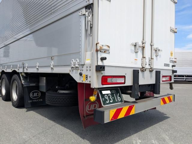 Nissan QUON 2022-12 7710384-4