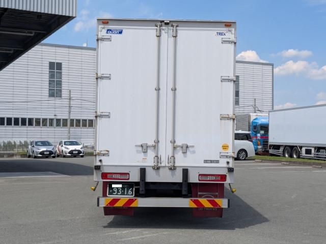 Nissan QUON 2022-12 7710384-6