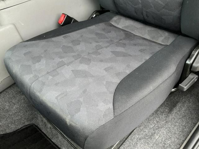 Nissan QUON 2017-07 7710415-18