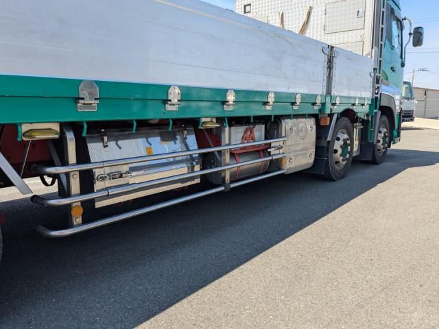 Nissan QUON 2018-12 7710390-14