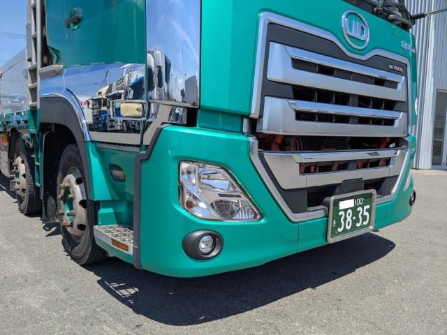 Nissan QUON 2018-12 7710390-25