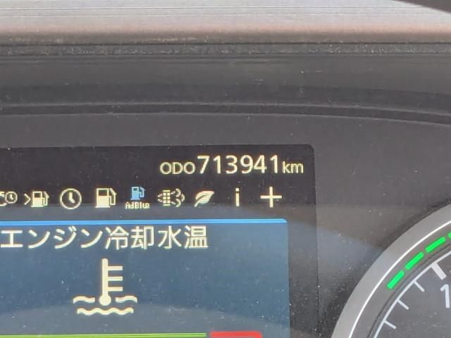 Nissan QUON 2018-12 7710390-27
