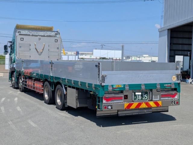 Nissan QUON 2018-12 7710390-2