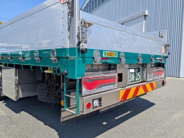 Nissan QUON 2018-12 7710390-4