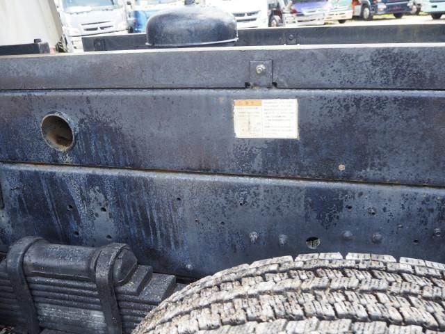 Nissan QUON 2017-03 7710398-15