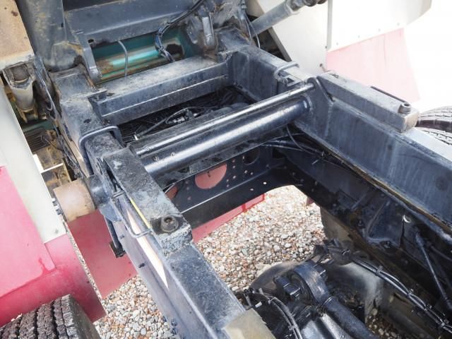 Nissan QUON 2017-03 7710398-20