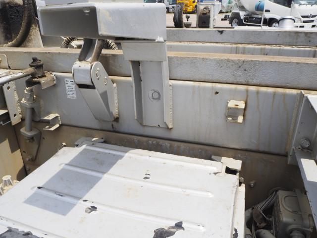 Nissan QUON 2013-01 7710400-14