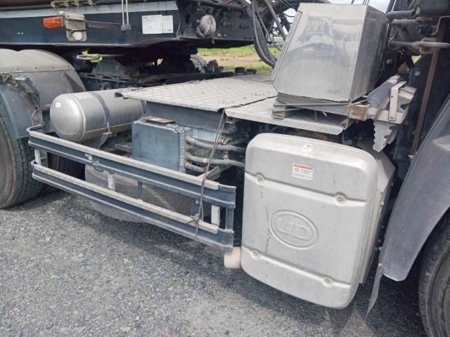 Nissan QUON 2017-11 7710376-29