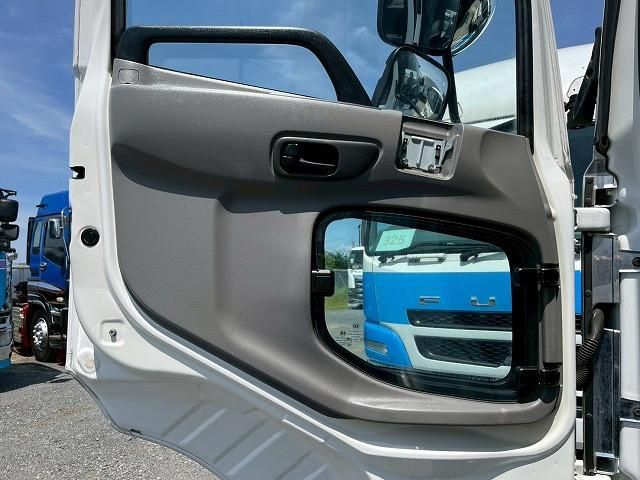 Nissan QUON 2017-04 7710413-21