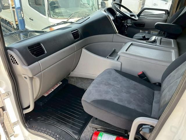 Nissan QUON 2017-04 7710413-22