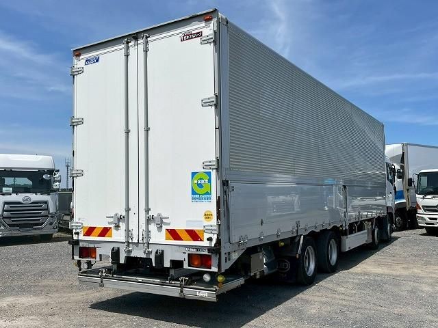 Nissan QUON 2017-04 7710413-5