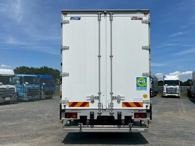 Nissan QUON 2017-04 7710413-6