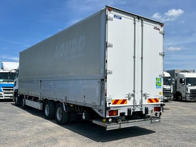 Nissan QUON 2017-04 7710413-7
