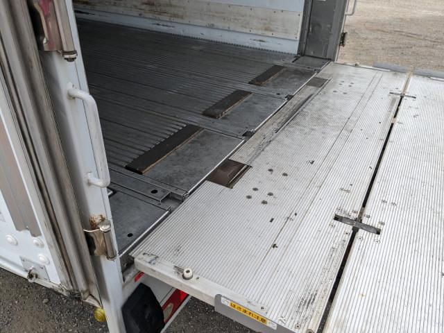 Nissan QUON 2019-08 7710383-17