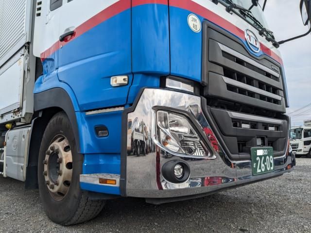 Nissan QUON 2019-08 7710383-25